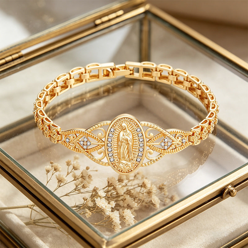 ✨ Gouden geometrische armband met opengewerkte detail. 💎💫